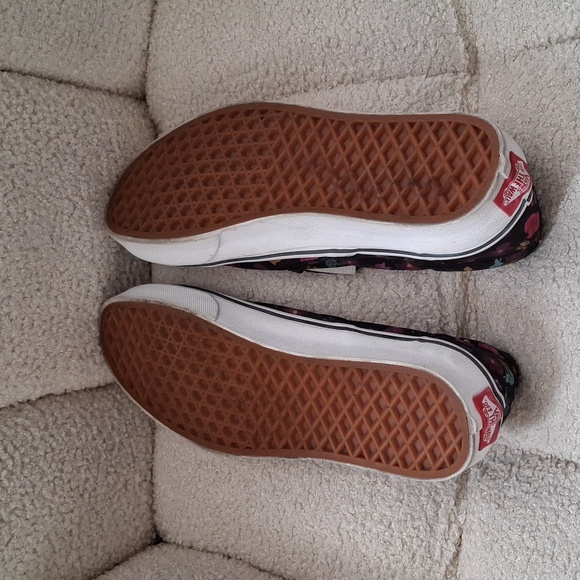 VANS - Picture 5 of 5